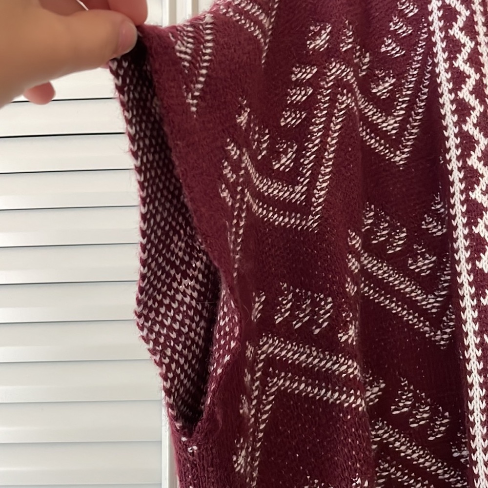 Fringe Sleeveless Cardigan - Picture 3 of 3